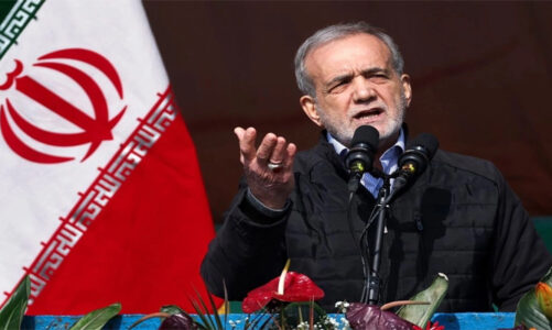 Presidente de Irán afirma que el mundo se encuentra en una encrucijada