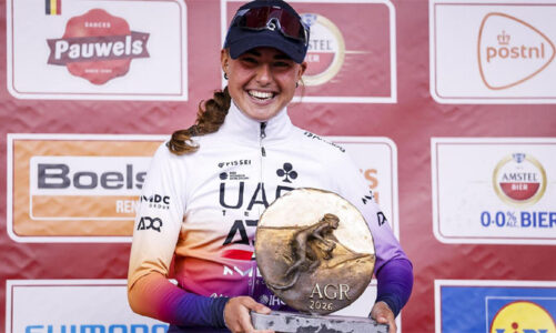 Paula Blasi hace historia al ganar la Amstel Gold Race