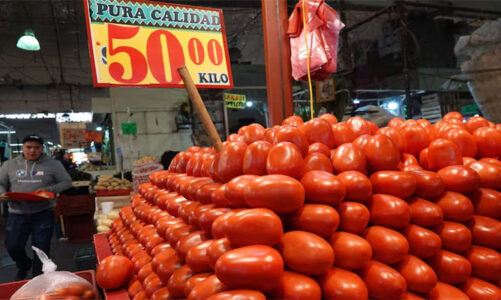 Precios de jitomate y chiles aumentan 200%