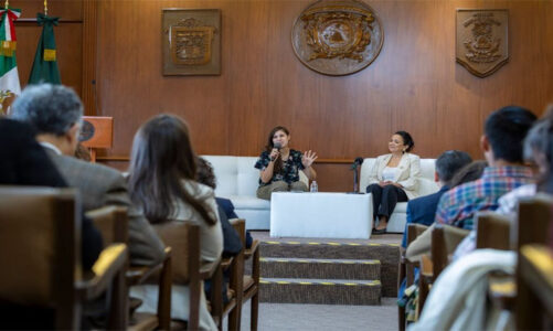Anaclara Muro Chávez reflexiona en la UAEMéx sobre la escritura desde el cuerpo