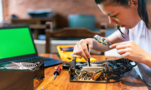Baja la participación femenina en carreras ligadas a ciencia, tecnología y matemáticas: IMCO