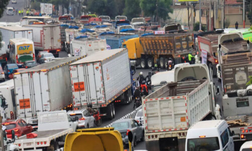 Megabloqueo de carreteras en México