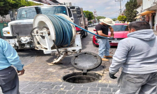 Ozumba lleva a cabo mantenimiento urbano y servicios básicos