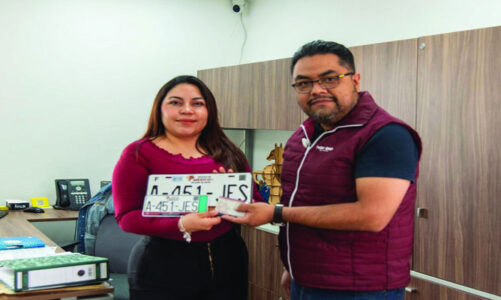 Renuevan placas de transporte público
