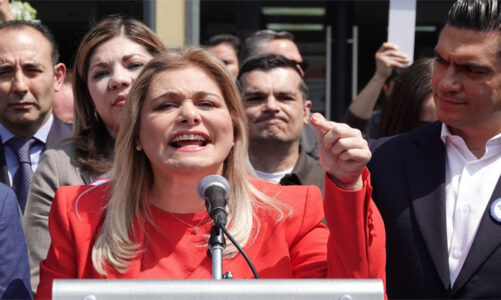 Maru Campos comparece ante la FGR en CDMX
