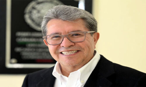 Monreal se deslinda de denuncia contra periodistas