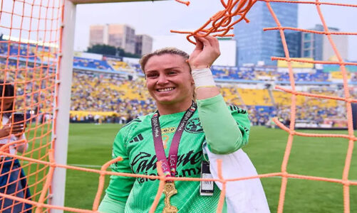 Sandra Paños se despide del América