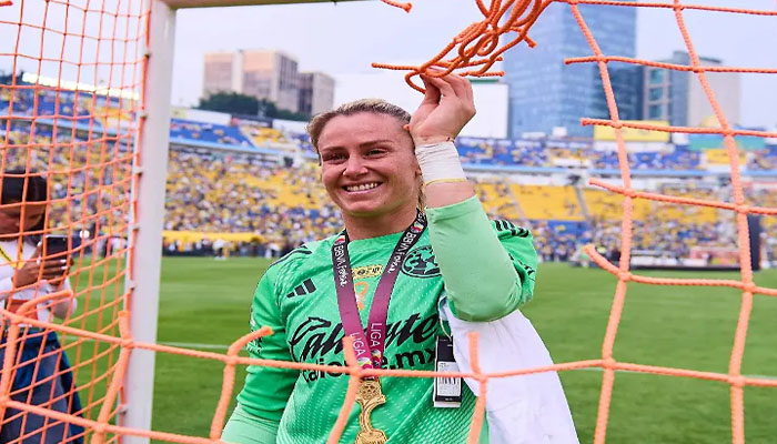 Sandra Paños se despide del América