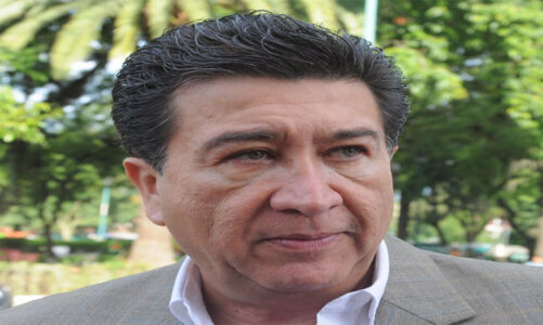 Héctor Yunes renuncia al PRI
