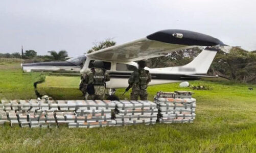 Aseguran avioneta con más de media tonelada de cocaína en Tabasco