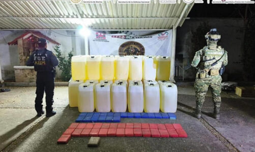 Aseguran bodega con paquetes de cocaína, armas y combustible en Chiapas