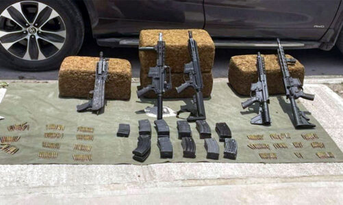 Aseguran camioneta con drogas y armas en Tamaulipas