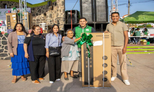Temamatla celebra a las mamás con música, regalos y convivencia familiar