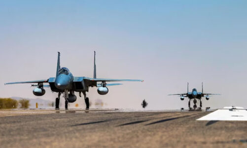 Pakistán despliega militares, cazas y drones en Arabia Saudita