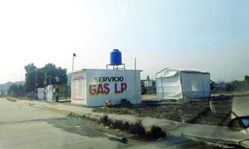 Preocupación ciudadana por operación irregular de gasera cerca de prepa 66 en Cocotitlán