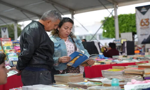 Acude a la Feria del Libro en Neza