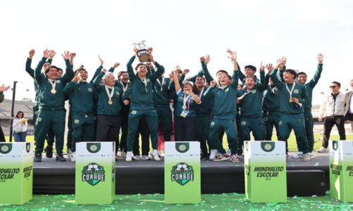 UAEMéx celebra oro y plata en futbol asociación de los Nacionales Universitarios