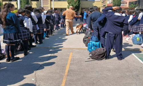 Unidad k9 de Seguridad Ciudadana realiza “Mochila de paz” en escuelas de La Paz