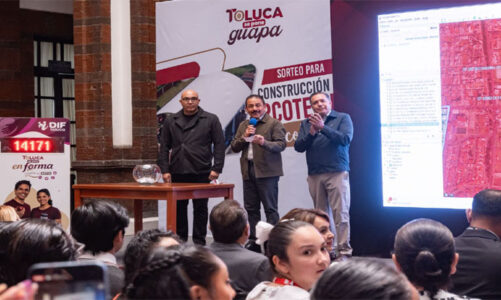 Ricardo Moreno rifa 10 techumbres a escuelas