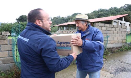 Huixquilucan entrega apoyos a damnificados por Río Zacamulpa