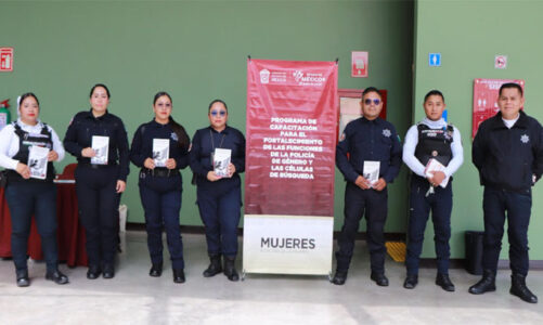 Capacitan a policías de género