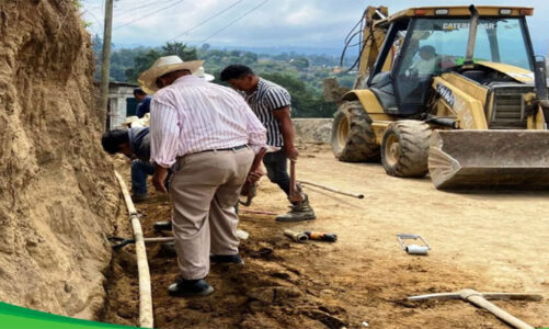 Ecatzingo acerca servicios básicos a familias de calle “Del Fresno”