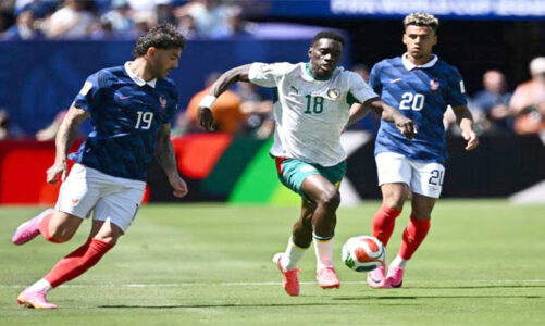 Francia vence a Senegal