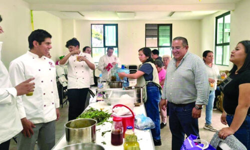 DIF Ozumba impulsa capacitación y emprendimiento con taller de cerveza y refresco artesanal
