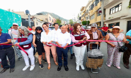 Raciel Pérez entrega la rehabilitación e iluminación de la calle Cerro Gordo