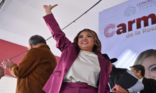 Encuesta coloca al frente a Carmen de la Rosa en Nezahualcóyotl