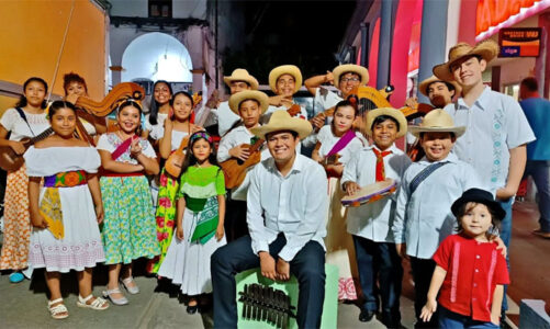 Semillero Ensamble Comunitario de Son Jarocho celebra 8 años