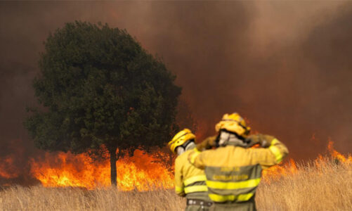 Madrid flanqueada por el fuego