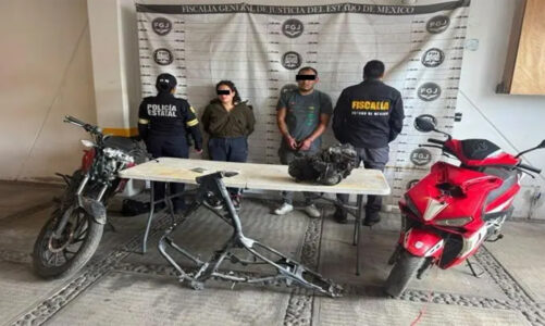 Detienen a pareja con motocicletas robadas y droga