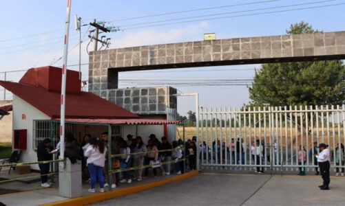 Cuestionan cobros en la UPA