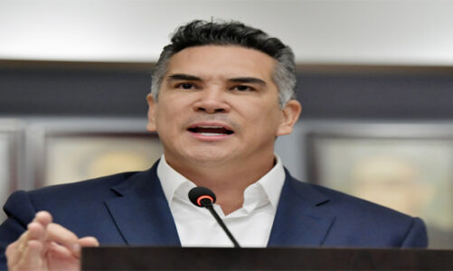 Alejandro Moreno denuncia a consejeros del INE ante EU