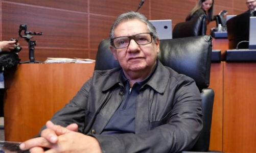 Higinio Martínez llega a Presidencia del Senado