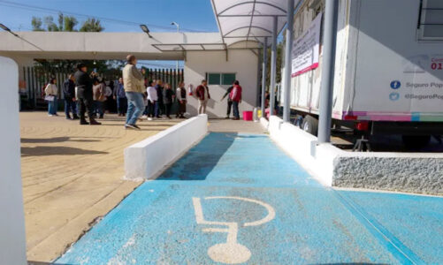 Texcoco colocan baños en Hospital Guadalupe Victoria