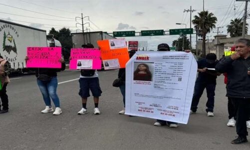 Colapsan la México-Toluca tras la desaparición de Ayline Guadalupe, de 13 años