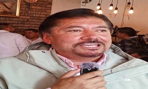 Servidores públicos cambian el asfalto por el balón
