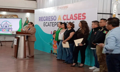 Ecatepec arranca entrega de vales para zapatos y servicios escolares gratis