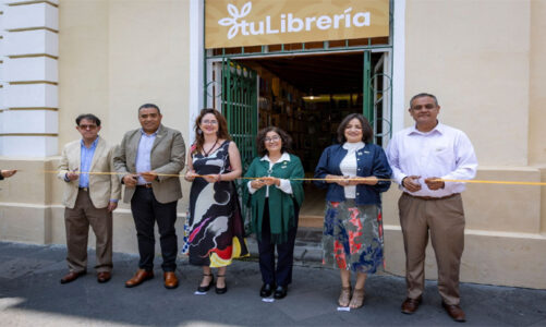 Inaugura Rectora Patricia Zarza la Librería Universitaria
