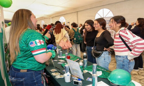 UAEMéx acerca oportunidades laborales a estudiantes y egresados