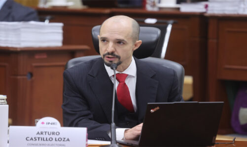 INE parece haber claudicado a su función de arbitrar elecciones, advierte Arturo Castillo