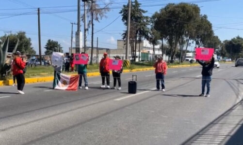 Bloquean López Portillo en Toluca para exigir localización de adolescente desaparecida