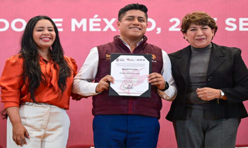 Delfina Gómez entrega más de 3 mil 800 basificaciones y nombramientos