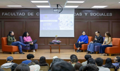 Conversan en UAEMéx sobre la mirada femenina en el fotoperiodismo