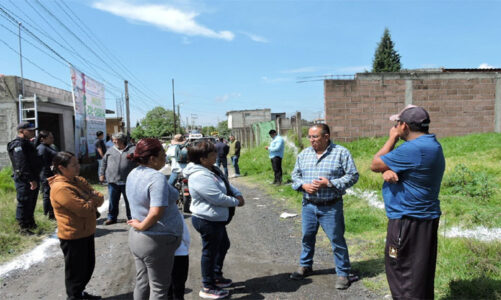 Alcalde pone en marcha tres obras de infraestructura vial y servicios básicos
