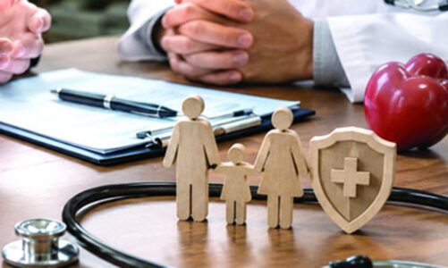 AMIS busca acuerdo para regular costos de seguros médicos