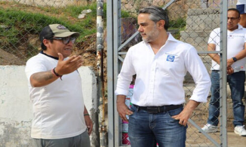 Se reúne Pablo Fernández de Cevallos con vecinos de la Mancha III en Naucalpan
