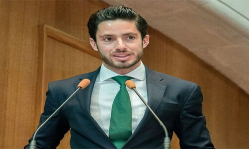 José Alberto Couttolenc cierra filas con Delfina Gómez